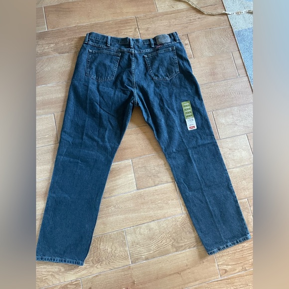 Wrangler Men's dark wash regular fit Jeans 42x32 - Picture 8 of 10